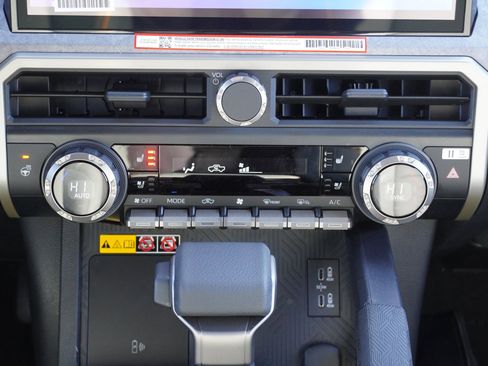 New 2025 Toyota Tacoma Trailhunter image 34