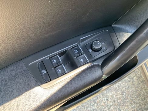 Used 2020 Volkswagen Tiguan SE w/ Panoramic Sunroof Package AWD/4WD image 23