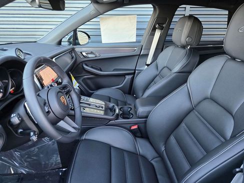 New 2026 Porsche Macan GTS image 26