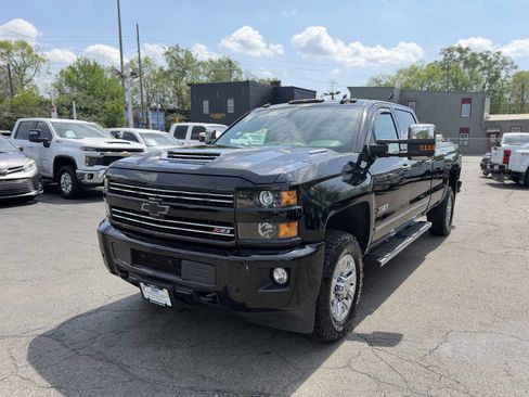Used 2019 Chevrolet Silverado 3500 LTZ w/ Duramax Plus Package image 4