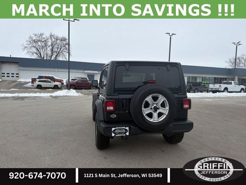 Used 2021 Jeep Wrangler Sport S image 22