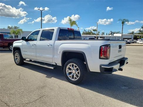 Used 2018 GMC Sierra 1500 SLT image 3