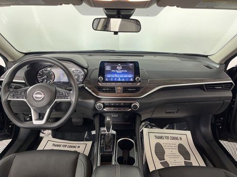 Used 2024 Nissan Altima 2.5 SV FWD image 31