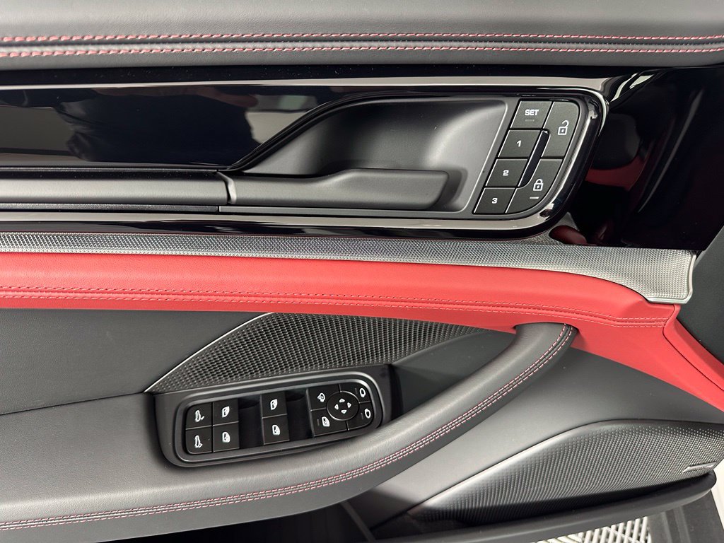 Used 2026 Porsche Panamera RWD image 17