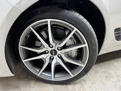 Used 2025 Genesis G70 2.5T image 27