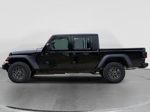 New 2026 Jeep Gladiator Sport AWD/4WD image 7