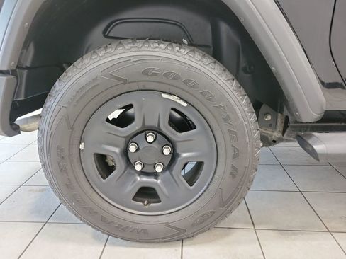 Used 2019 Jeep Wrangler Sport image 41