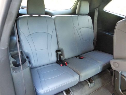 Used 2023 Buick Enclave Essence AWD/4WD image 45