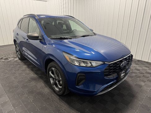 Used 2023 Ford Escape ST-Line AWD/4WD image 2