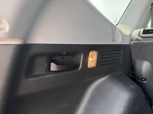 Used 2018 Honda CR-V Touring image 20