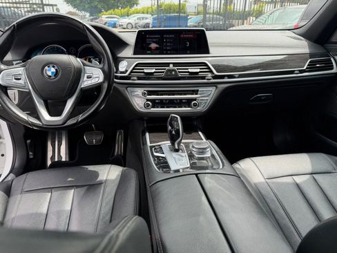 Used 2018 BMW 740i RWD image 43