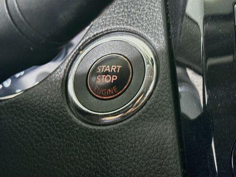 Used 2020 Nissan Rogue SV AWD/4WD image 21
