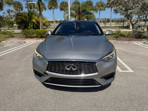 Used 2018 INFINITI QX30 FWD image 10