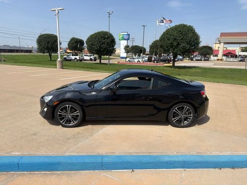 Used 2013 Scion FR-S RWD image 6