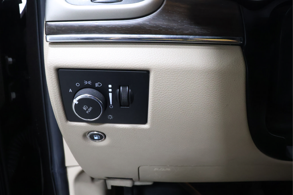 Used 2017 Jeep Grand Cherokee Limited AWD/4WD image 18