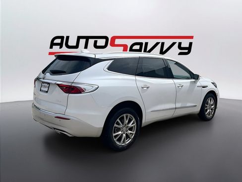 Used 2024 Buick Enclave Premium AWD/4WD image 7