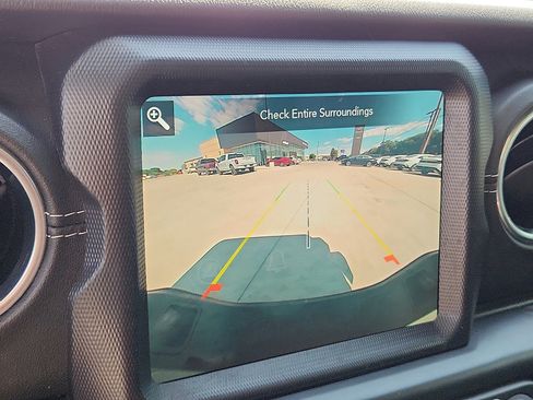 Used 2020 Jeep Gladiator Overland image 14