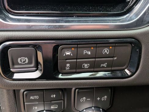 New 2026 GMC Yukon XL Denali w/ Sun & Power Step Package image 16