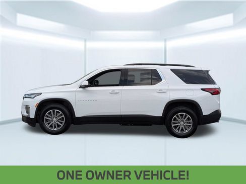 Used 2023 Chevrolet Traverse LT FWD image 2