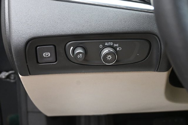 Used 2020 Buick Enclave Premium w/ Sun and Sites Package AWD/4WD image 11