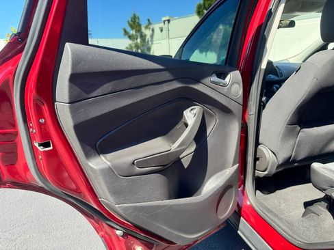 Used 2013 Ford Escape SE FWD image 30