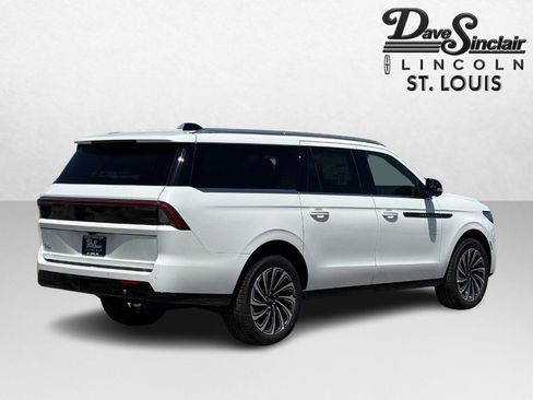 New 2026 Lincoln Navigator L Black Label AWD/4WD image 3