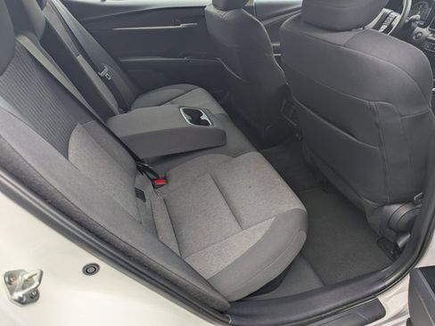 Used 2025 Toyota Camry LE w/ Convenience Package image 14