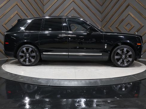 Used 2019 Rolls-Royce Cullinan image 20