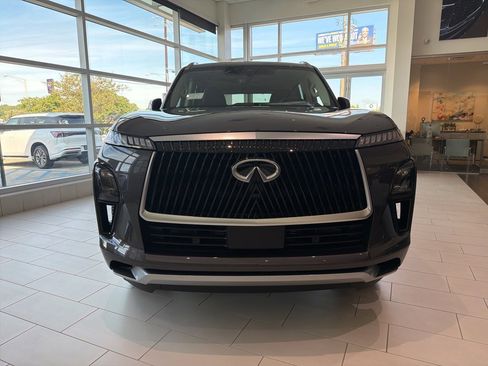 Certified 2026 INFINITI QX80 Pure w/ Cargo Package image 2