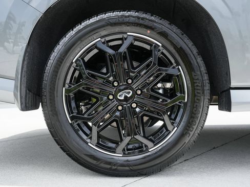 Certified 2026 INFINITI QX80 4WD w/ Sport Exterior Package image 27