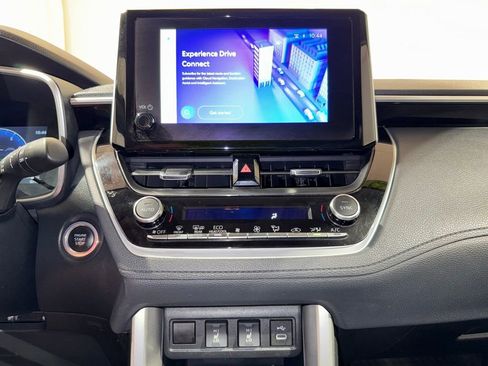 Certified 2023 Toyota Corolla Cross XLE image 26
