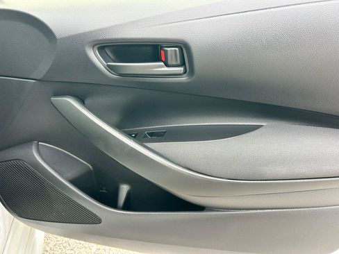 Used 2022 Toyota Corolla LE FWD image 9