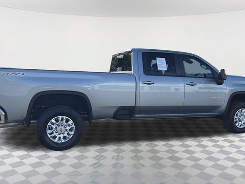 Used 2025 Chevrolet Silverado 3500 LT AWD/4WD image 4