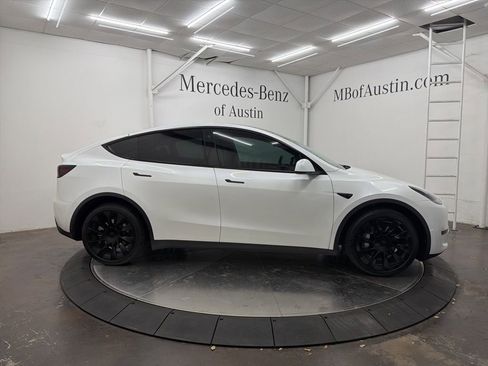 Used 2023 Tesla Model Y Long Range image 8