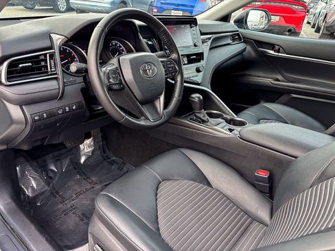 Used 2022 Toyota Camry SE image 15