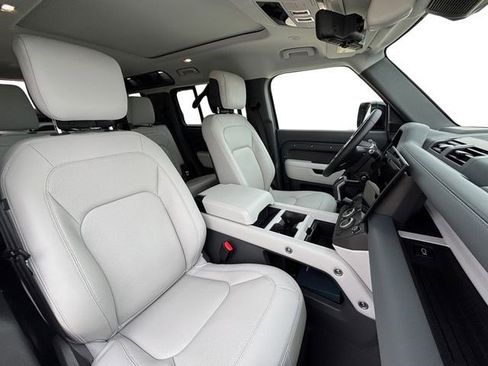New 2026 Land Rover Defender 110 X-Dynamic SE AWD/4WD image 19