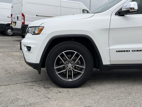 Used 2018 Jeep Grand Cherokee Limited image 9