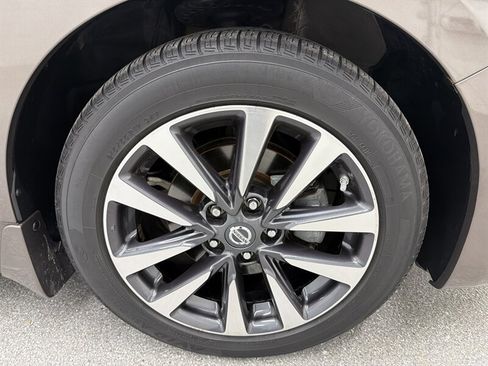 Used 2016 Nissan Altima 2.5 SV w/ Convenience Package FWD image 16