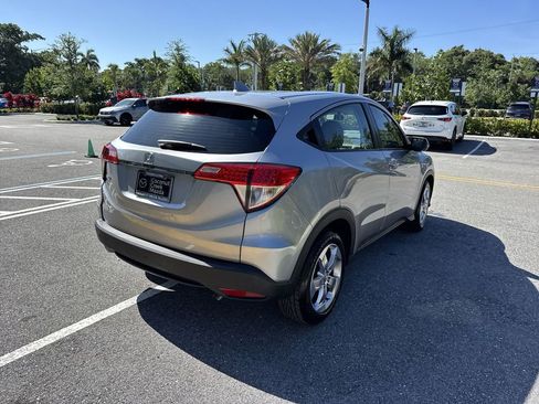 Used 2019 Honda HR-V LX image 3