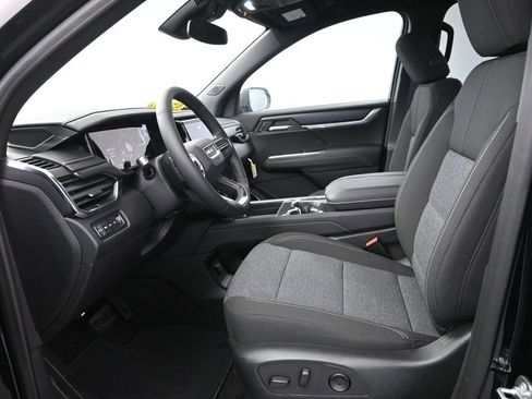 New 2025 GMC Acadia Elevation image 13