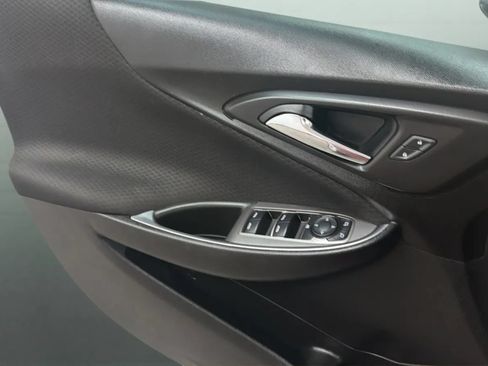 Used 2021 Chevrolet Malibu LT FWD image 17