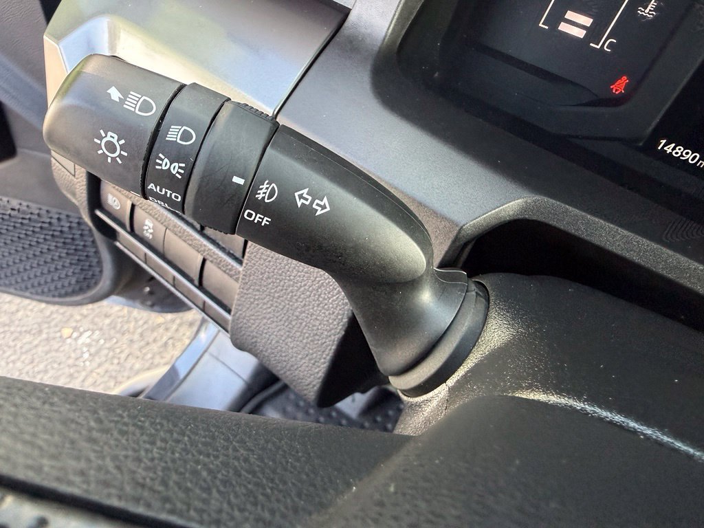 Certified 2025 Toyota Tacoma SR5 AWD/4WD image 30