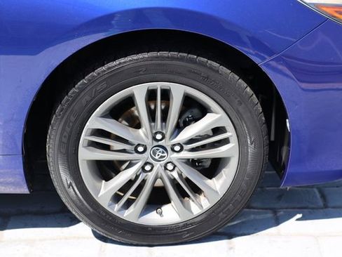 Used 2015 Toyota Camry SE w/ Moonroof Package FWD image 43