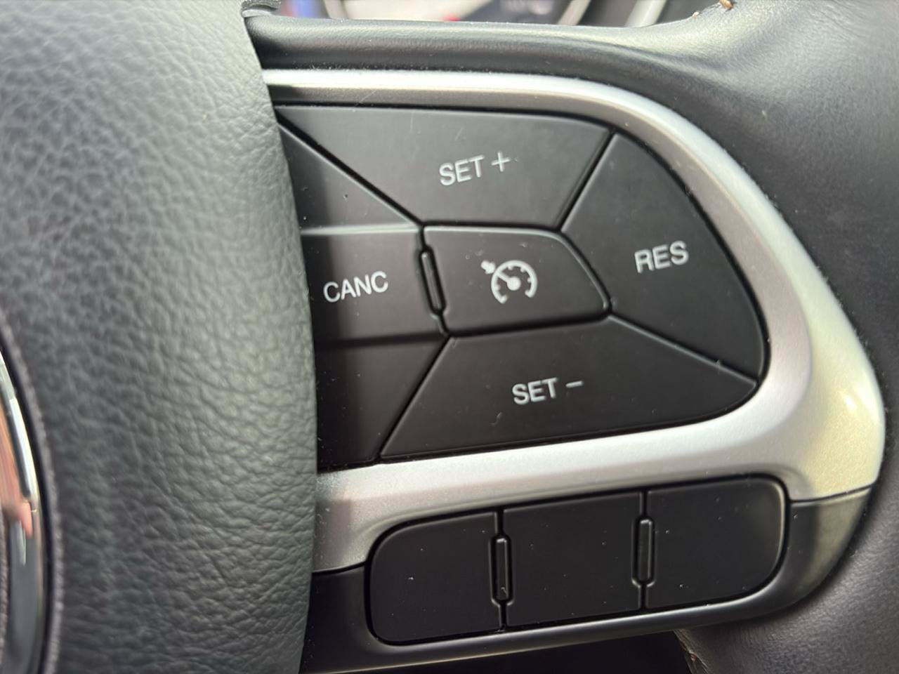 Used 2020 Jeep Compass Limited AWD/4WD image 13