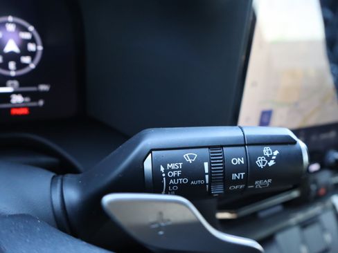 Used 2025 Lexus GX 550 w/ Accessory Package (2T) AWD/4WD image 26