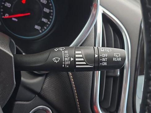 Used 2024 Chevrolet Equinox Premier image 24