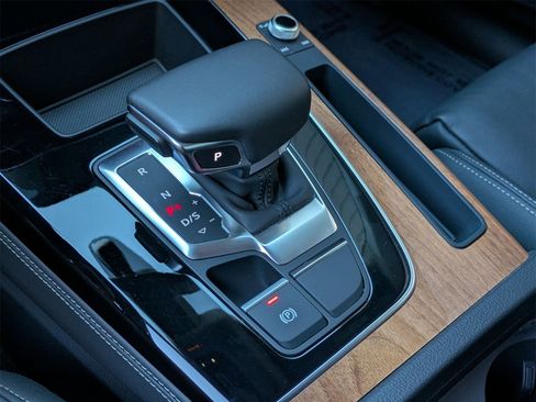 Used 2023 Audi Q5 e Premium Plus w/ Premium Plus Package image 14