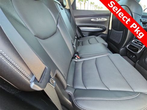 Used 2022 Genesis GV70 2.5T w/ Select Package image 17