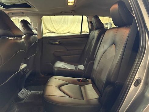 Certified 2025 Toyota Highlander XLE AWD/4WD image 22
