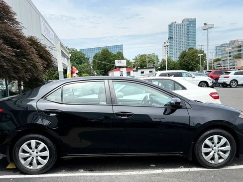 Used 2016 Toyota Corolla LE FWD image 8